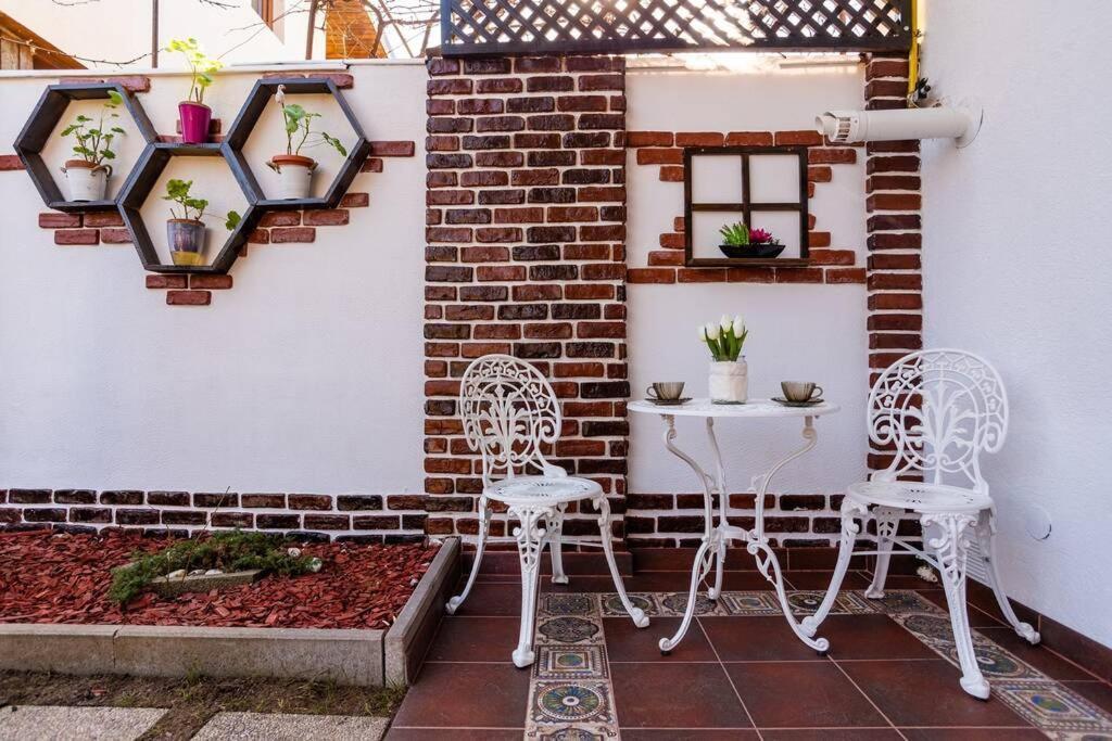 Cozy House With Nice Garden In Heart Of City Center Villa Cluj-Napoca Eksteriør billede