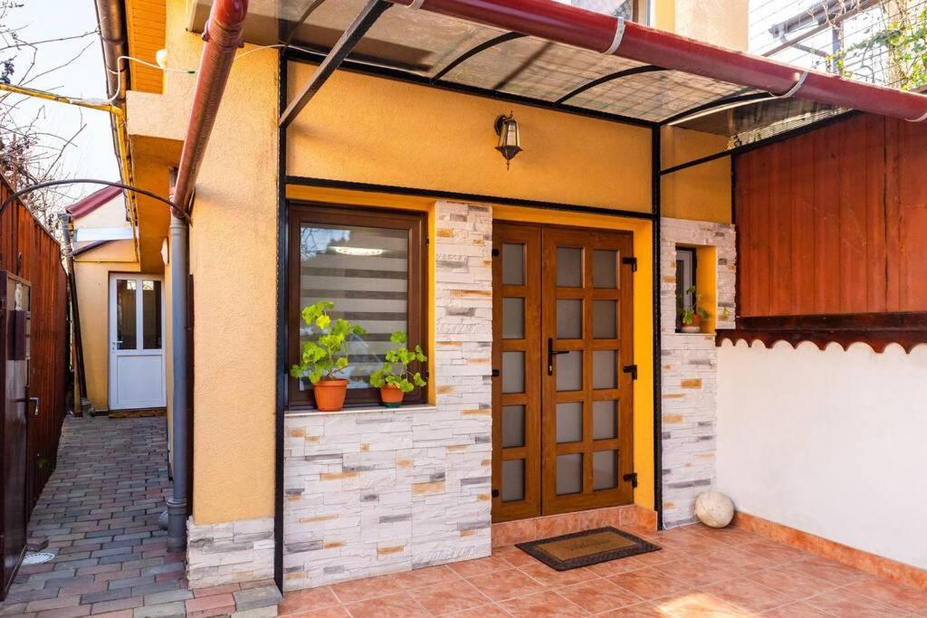 Cozy House With Nice Garden In Heart Of City Center Villa Cluj-Napoca Eksteriør billede