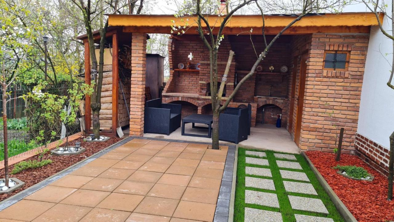 Cozy House With Nice Garden In Heart Of City Center Villa Cluj-Napoca Eksteriør billede